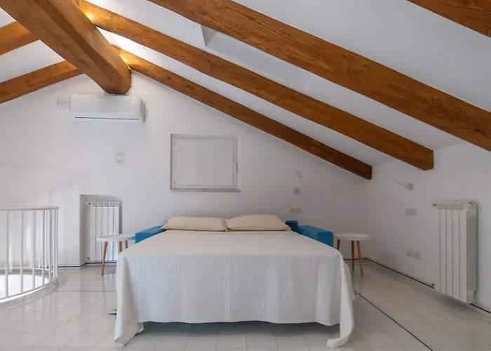 Casa Delle Rondini * スカラ